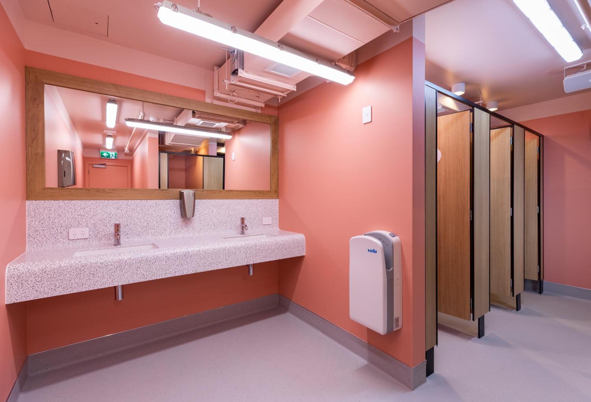 Private Single Pod 10 Share Room